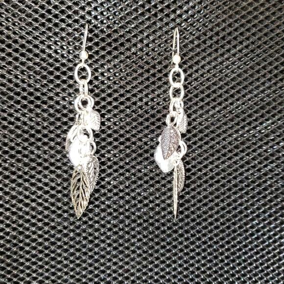 Silver multi-leaf earrings - Picture 2 of 6